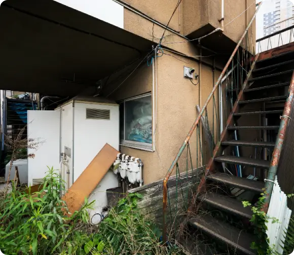 Storm damage repair specialists working on Florida roof restoration Repair and clean-up services for damage caused by water, fire and natural disasters. To learn more about the restoration process, contact Major Restorations today.